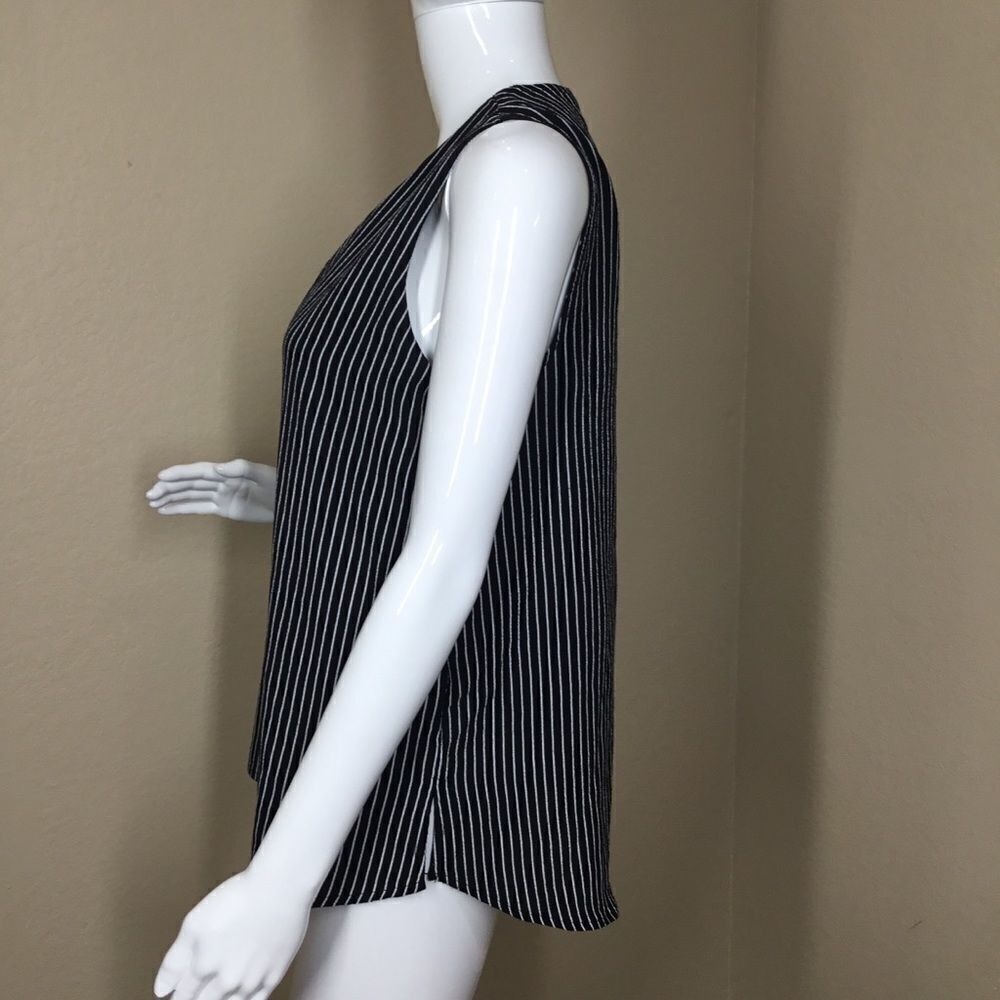 Halogen V-Neck Shell C4 - Picture 4 of 5